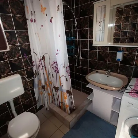 Pingo House Vikendica *